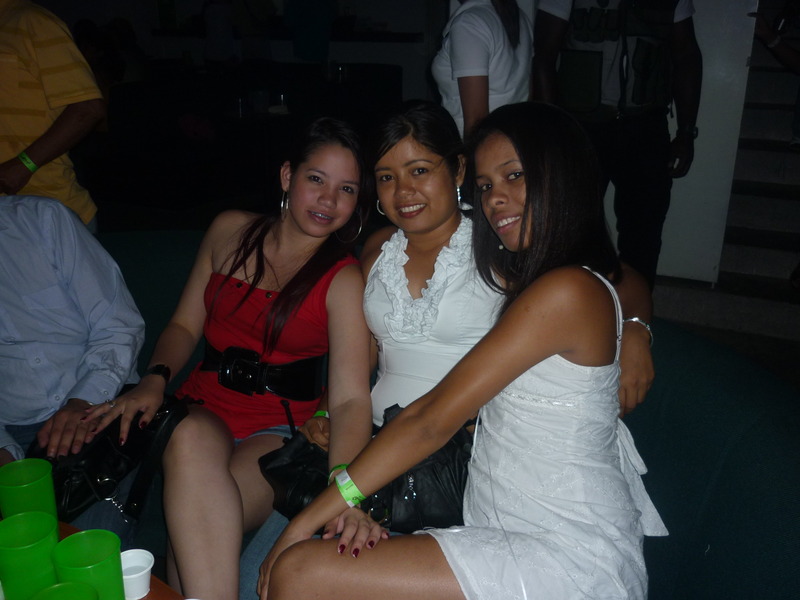 Date this charming Colombia girl Laura trejos from Cali CO5730