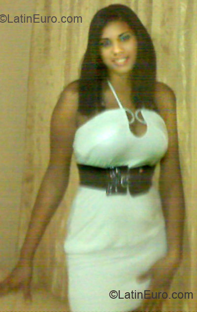 Date this charming Dominican Republic girl Estefani from Puerto Plata DO5765