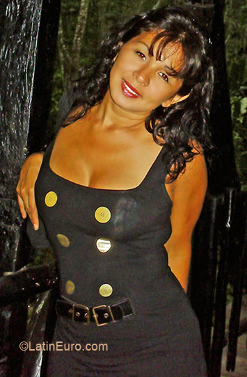 Date this charming Colombia girl Nirza from Ibague CO5794