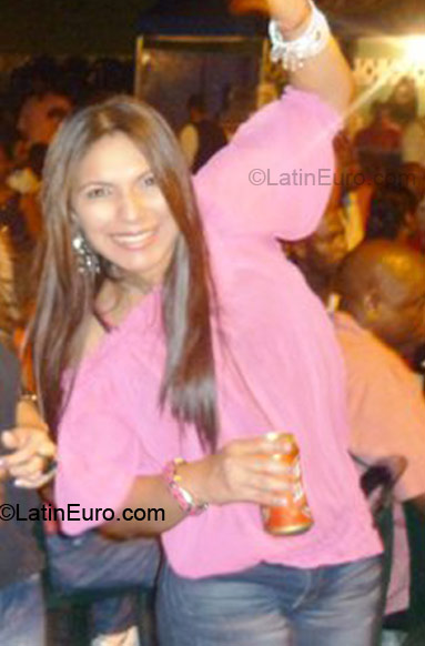 Date this charming Panama girl Adriana from Panama City PA46