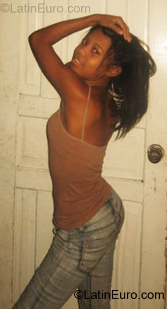 Date this sensual Dominican Republic girl Franchesca from SAN CRISTOBAL DO5870