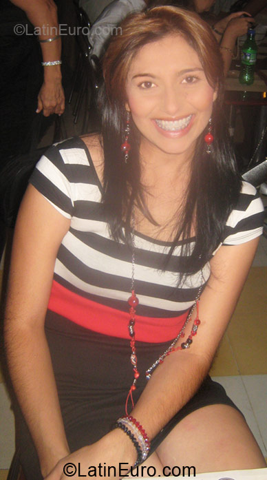 Date this georgeous Colombia girl Kelly from Barranquilla CO7112