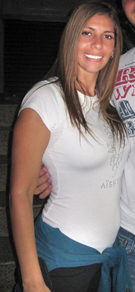 Date this attractive Venezuela girl Fiorella from  VE48