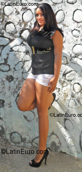 Date this happy Dominican Republic girl Stephany from Santiago DO5982