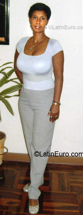 Date this exotic Peru girl Veronica from Lima PE406