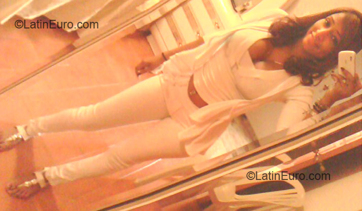 Date this exotic Dominican Republic girl Yohanna from Santiago DO6033
