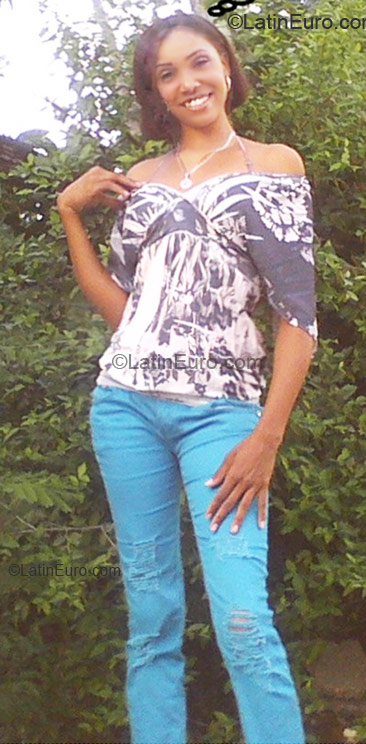 Date this good-looking Dominican Republic girl Brenda from La Romana DO6042