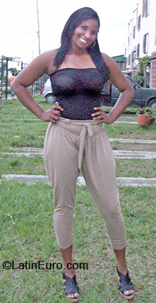 Date this hot Colombia girl Paola from Cali CO6086