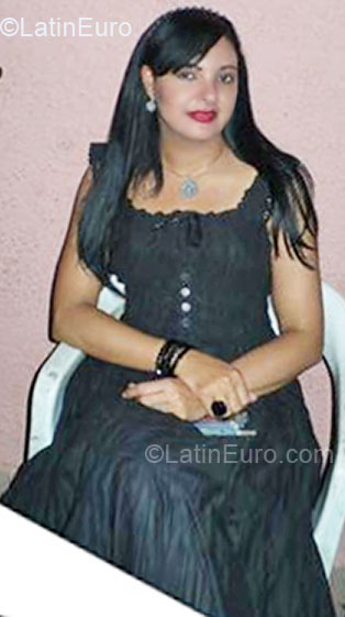 Date this foxy Dominican Republic girl Gina from Santo Domingo DO6192
