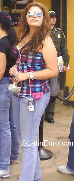 Date this sensual Colombia girl Sandra Jimena from Bucaramanga CO6141