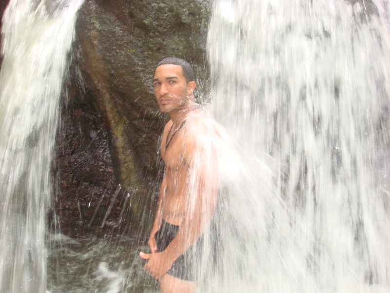 Date this tall Dominican Republic man Victor sosa from Santiago DO6295