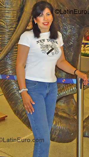 Date this cute Ecuador girl Mary from Quito EC72