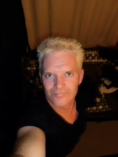 Date this georgeous Australia man Thomas from Sydney AU168