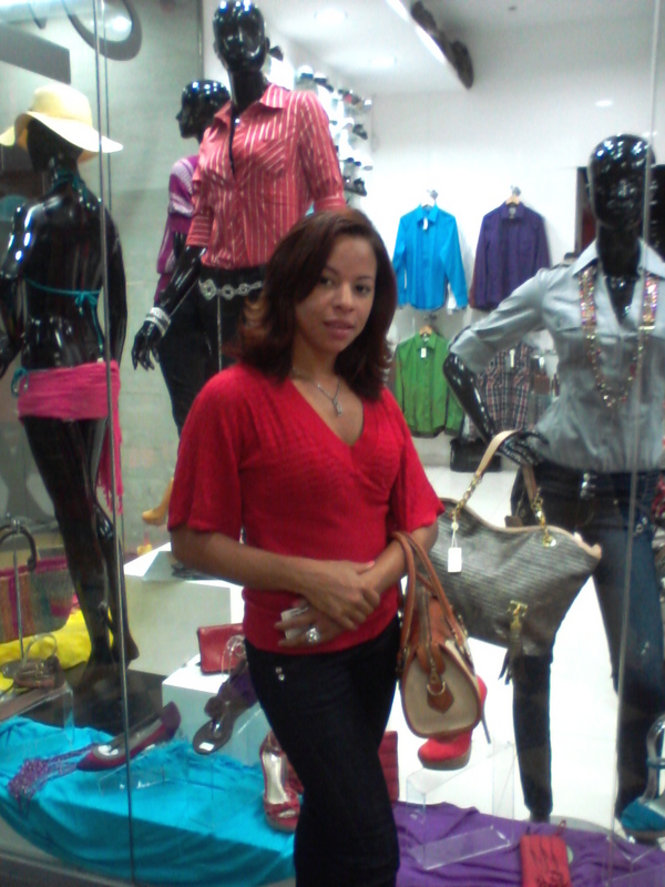 Date this nice looking Dominican Republic girl Grisel from Santiago DO6347