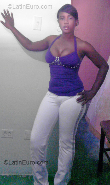 Date this beautiful Dominican Republic girl Ramona from San Pedro De Macoris DO6380