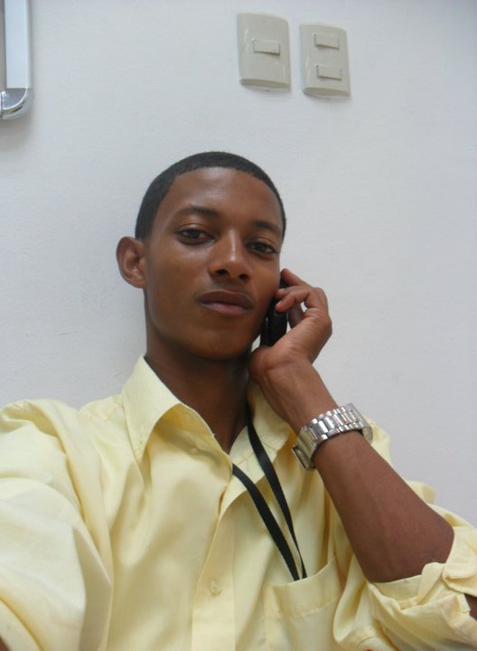 Date this athletic Dominican Republic man Leandro from Santo Domingo DO6385
