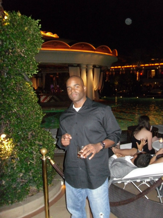 Date this delightful United States man Smokey24x from Sacramento US8823