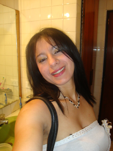 Date this hot Ecuador girl Jenny from Quito EC74