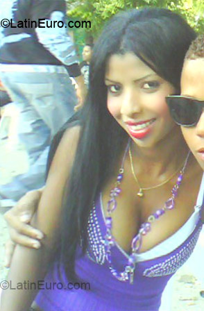 Date this georgeous Dominican Republic girl Bella Iris from Azua DO6543