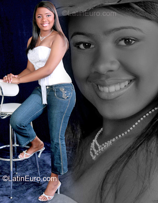 Date this good-looking Dominican Republic girl Karina from Santo Domingo DO6564