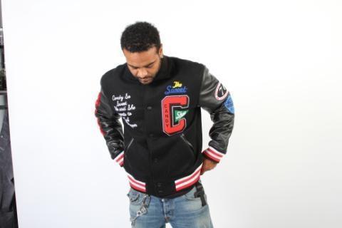 Date this young United States man El from Pittsburgh US8933