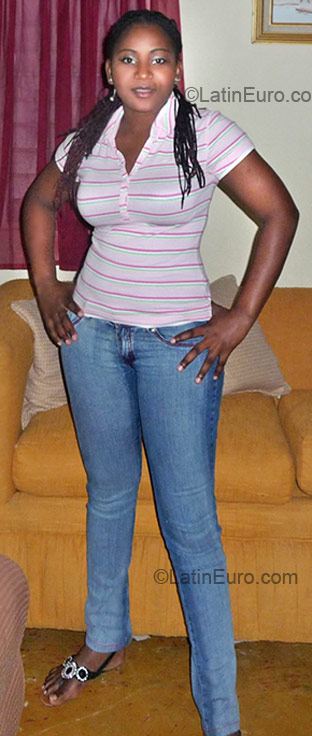 Date this voluptuous Dominican Republic girl Heilyn from La Romana DO20054