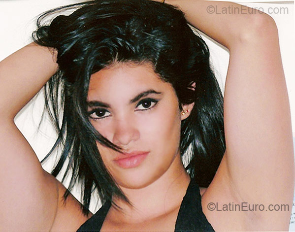 Date this gorgeous Colombia girl Samantha from Cali CO6348