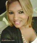 happy Dominican Republic girl Jennifer from Santiago DO6652
