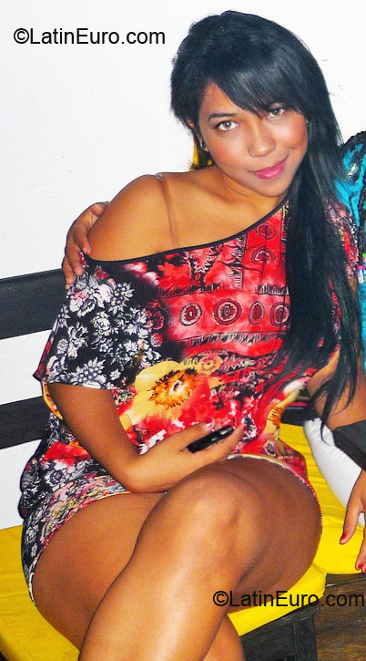 Date this tall Colombia girl Rubiel from Santa Marta CO6526