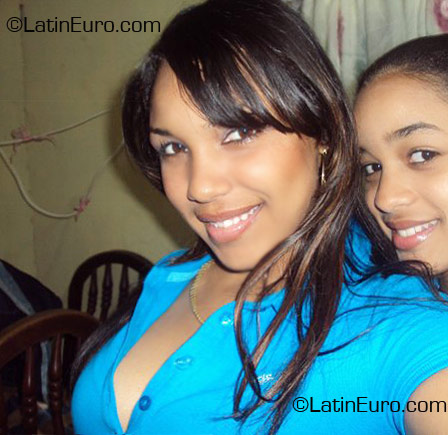 Date this passionate Dominican Republic girl Merlin from Santo Domingo DO6664