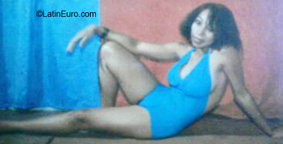 Date this tall Dominican Republic girl Rosa beriguete from Santo Domingo DO6683