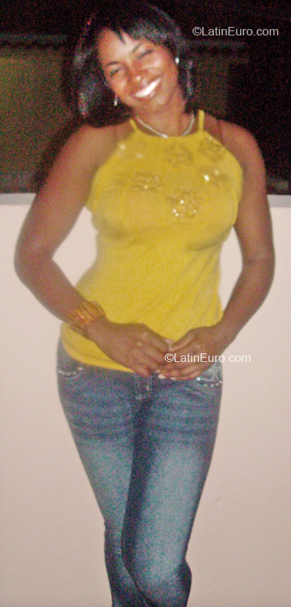 Date this sensual Dominican Republic girl Angela from Santo Domingo DO6721