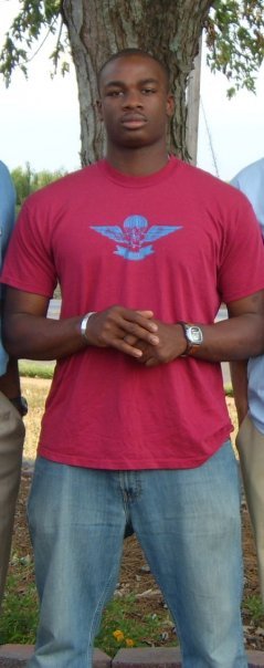 Date this hard body United States man SeanAglass from Chesterfiled US9032