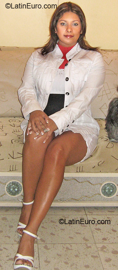 Date this good-looking Mexico girl Sandy from Celaya MX294