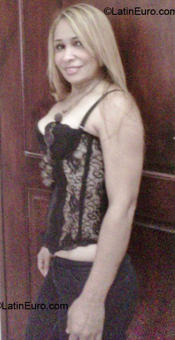 Date this tall Dominican Republic girl Sandra gusman from Santiago DO6778