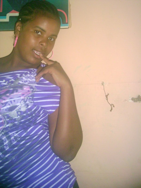 Date this tall Dominican Republic girl Genesis from Santo Domingo DO6834