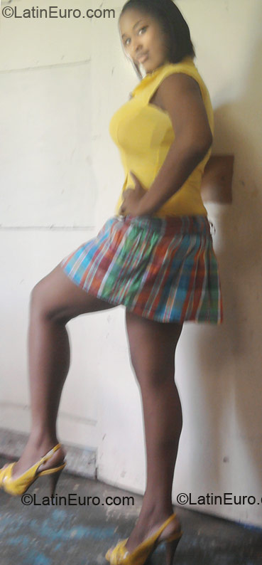 Date this attractive Dominican Republic girl Anibelca from Santo Domingo DO6837