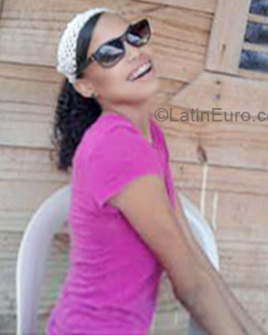 Date this athletic Dominican Republic girl Gabriela from Santiago DO6857