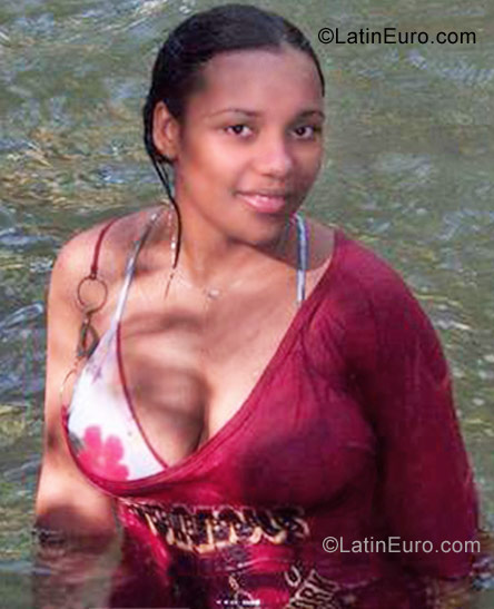 Date this charming Dominican Republic girl Mayerlin from Nagua DO6952