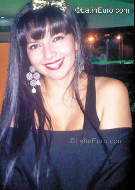 Date this sensual Colombia girl Nataly from Bogota CO6559