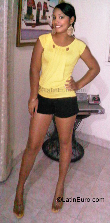 Date this lovely Dominican Republic girl Wadissa from Esperanza DO6988
