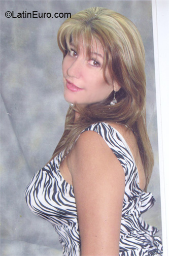 Date this hot Colombia girl Nechy from Medellin CO6603