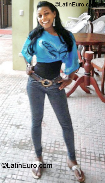 Date this hot Dominican Republic girl Leury from San Cristobal DO7127
