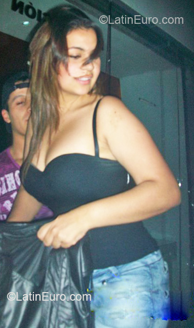 Date this foxy Colombia girl Lina Maria from Medellin CO6627