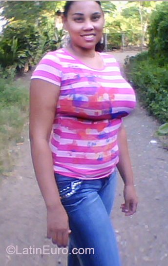 Date this cute Dominican Republic girl Idelsa from Santiago DO7079