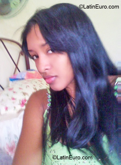 Date this lovely Dominican Republic girl Cristal from La Romana DO7081