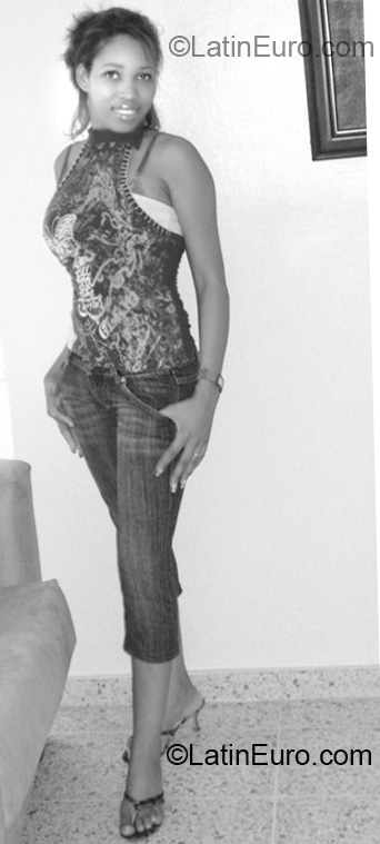 Date this tall Dominican Republic girl Jacqueline from Hato Mayor DO7724