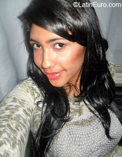 Date this happy Colombia girl Diana from Medellin CO6674