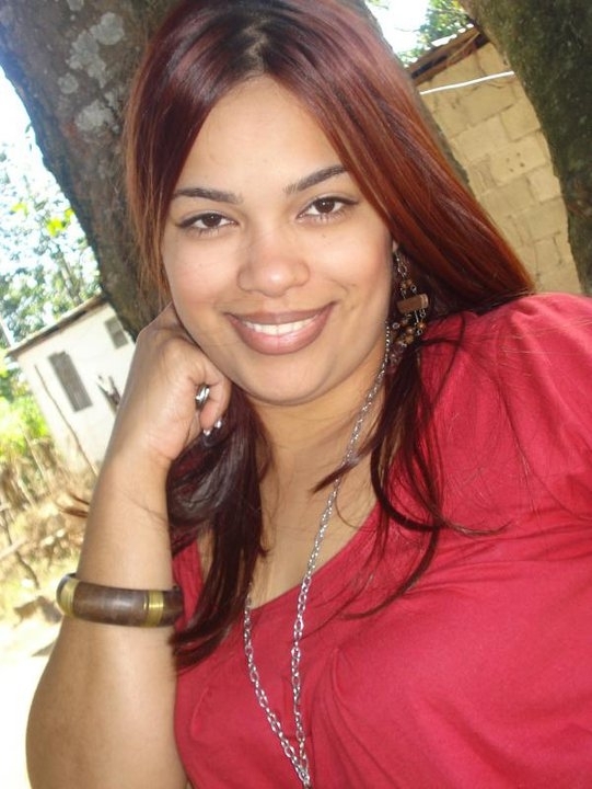 Date this nice looking France girl Emraa from Paris FR128