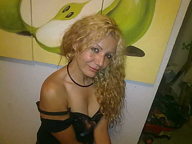 Date this fun Mexico girl Eva from Guadalajara MX308